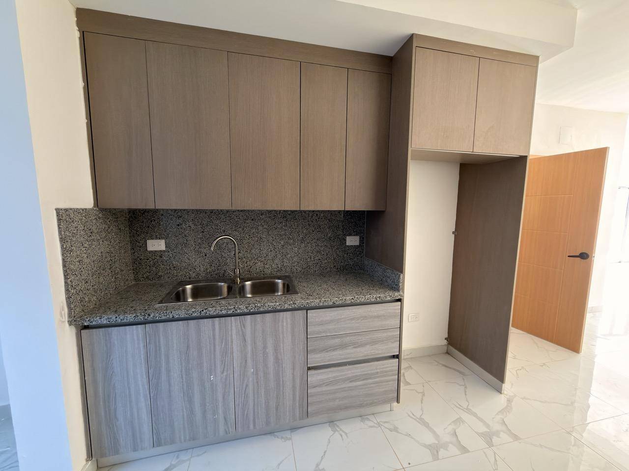 Apartamentos de 3 a 4 habitaciones en Reparto Los Tres Ojos Foto 7303505-4.jpg