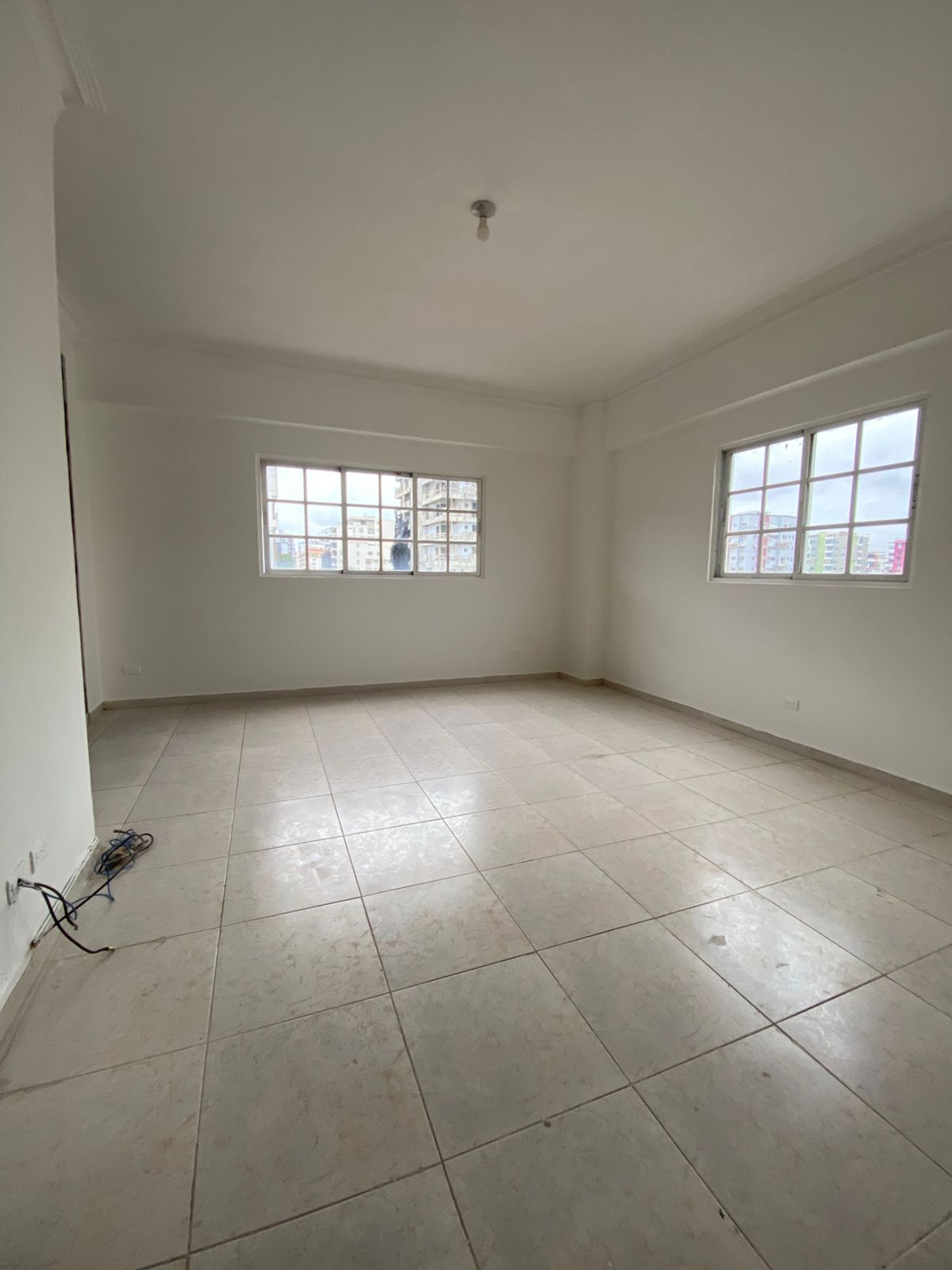 Amplio apartamento en alquiler en Evaristo Morales  Foto 7303630-6.jpg