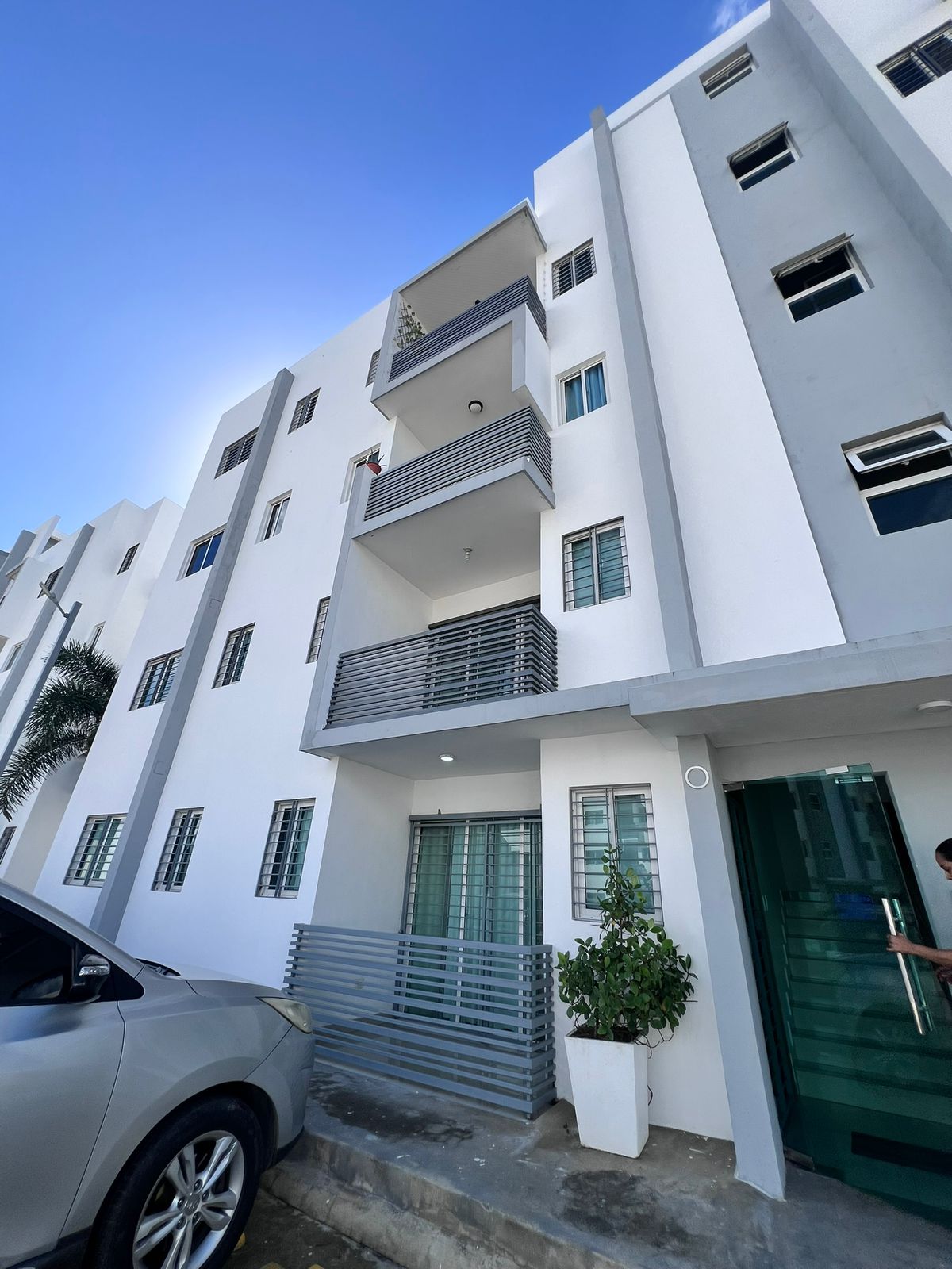 ???? Renta de Apartamento – Segundo Nivel en Llanos de Gurabo Foto 7303769-1.jpg