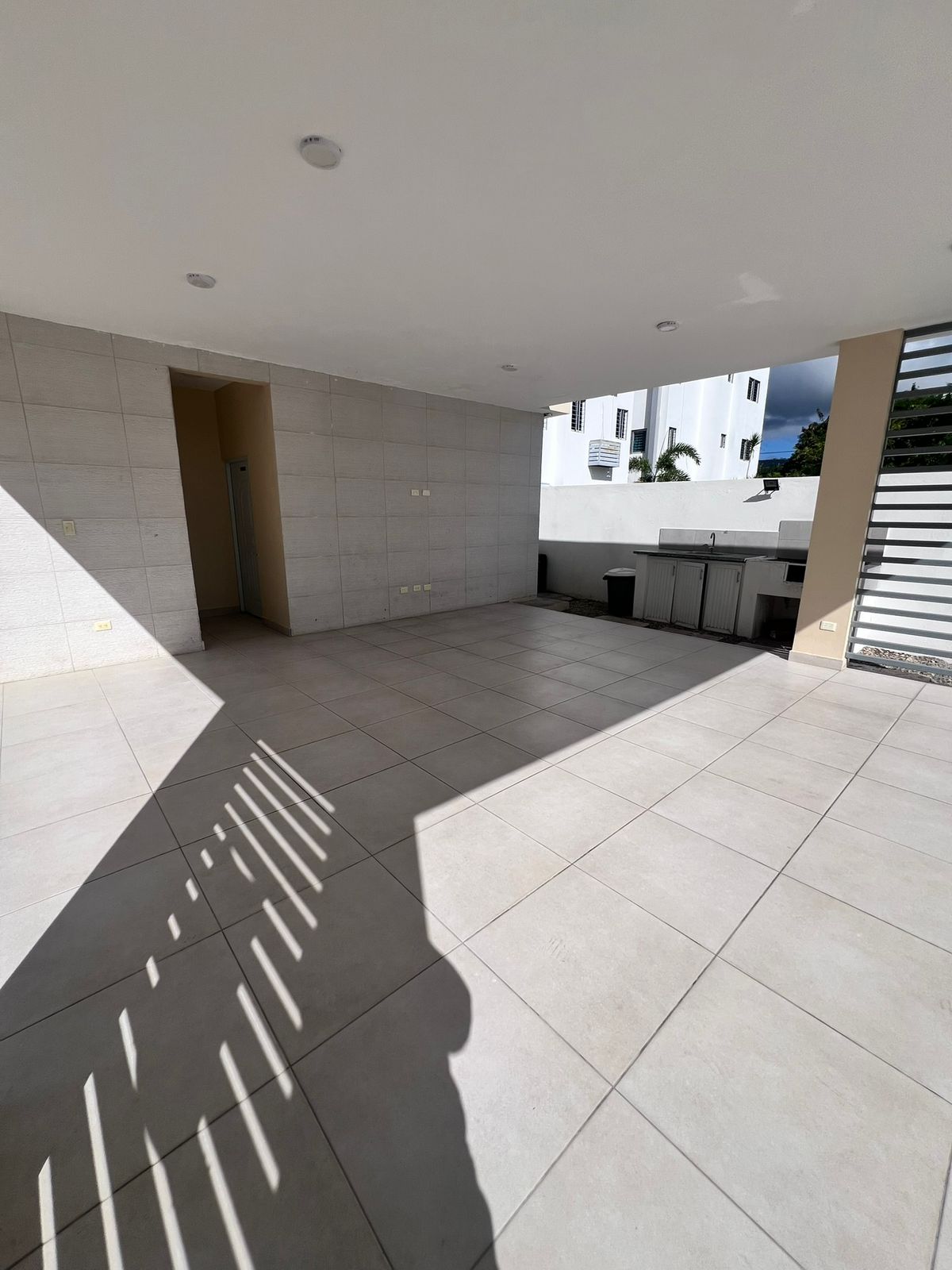 ???? Renta de Apartamento – Segundo Nivel en Llanos de Gurabo Foto 7303769-9.jpg