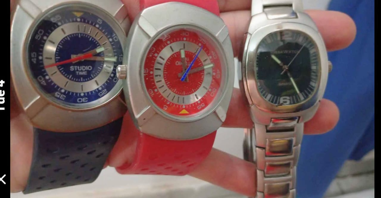 3 Relojes leer bien Foto 7303908-1.jpg