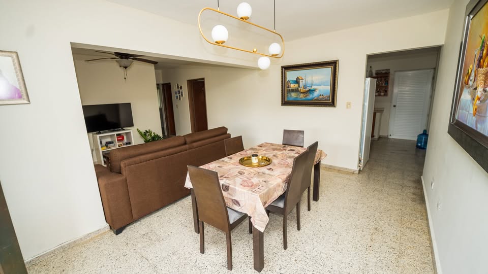 Gazcue 2 apartamentos por el precio de uno Foto 7303988-12.jpg