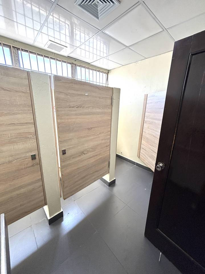 Commercial Office for Lease in Ensanche Naco – Lope de Vega Avenue Foto 7304089-4.jpg