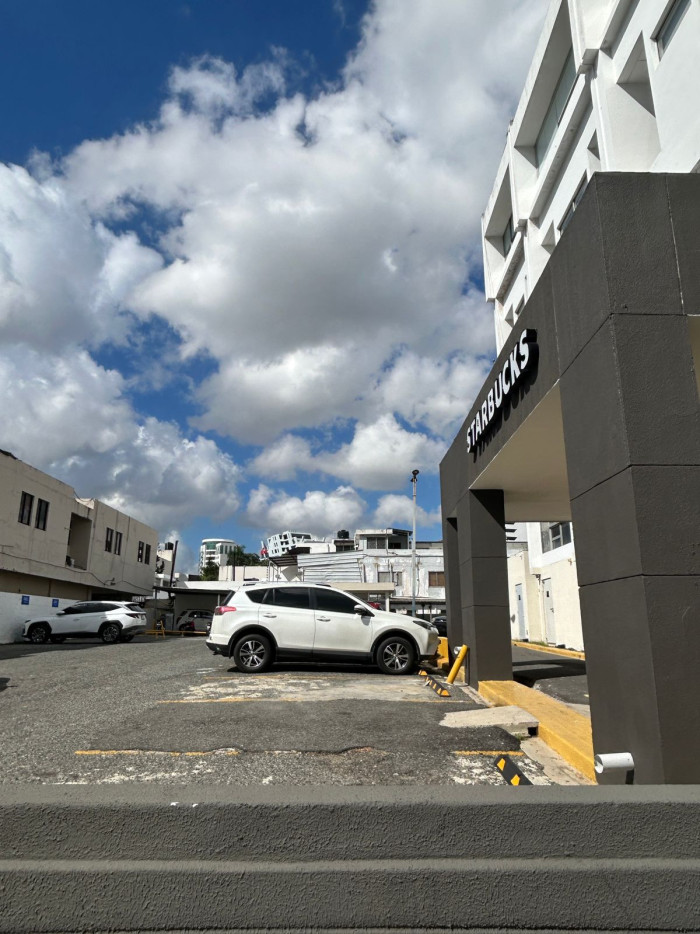 Commercial Office for Lease in Ensanche Naco – Lope de Vega Avenue Foto 7304089-7.jpg