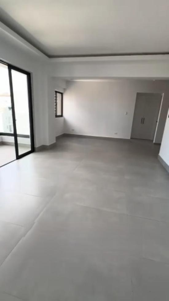 Amplio Apartamento en Renta en Evaristo Morales Santo Domingo Foto 7304819-15.jpg
