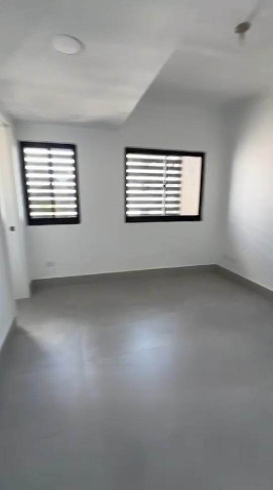 Amplio Apartamento en Renta en Evaristo Morales Santo Domingo Foto 7304819-3.jpg
