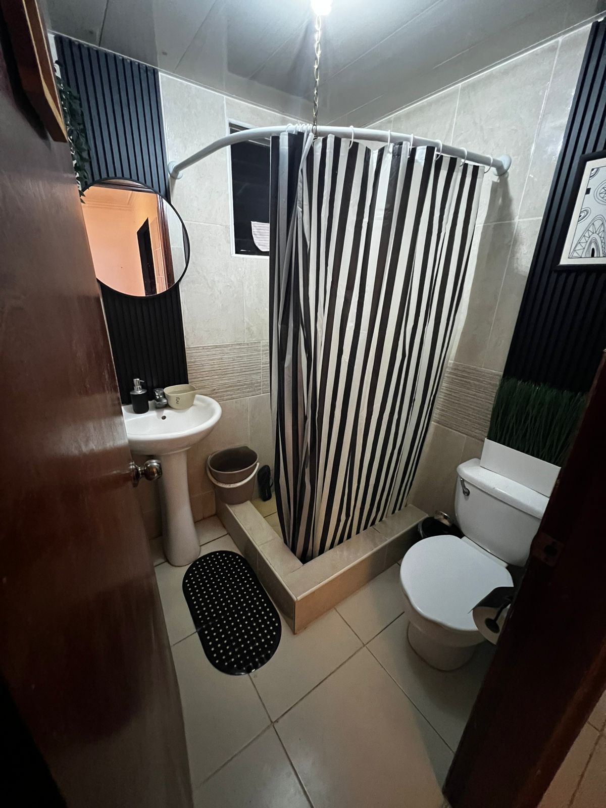 Apartamento Segundo Nivel Detrás de Colina Centro Cerca de la Ave. Jac Foto 7304853-2.jpg