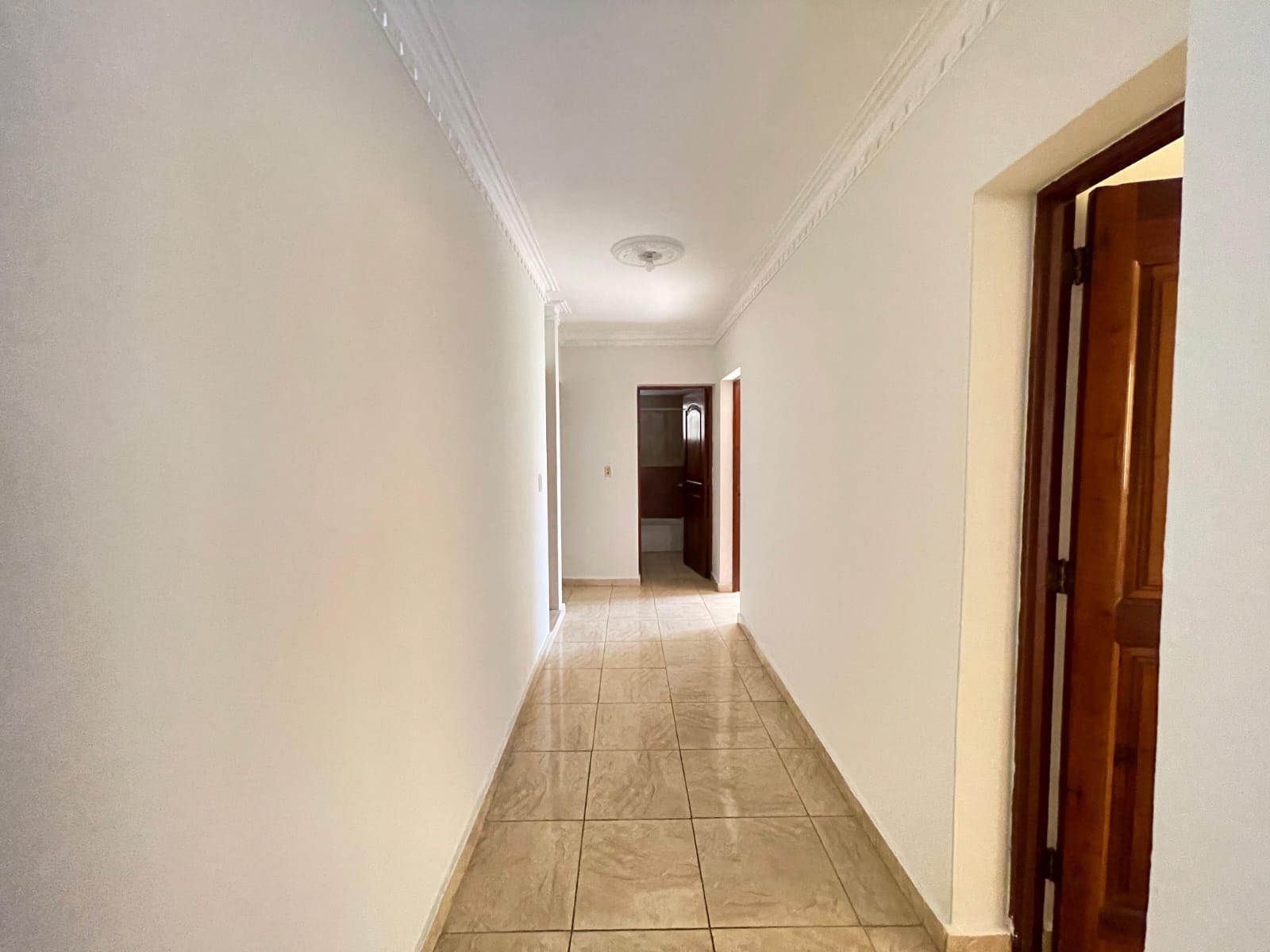 Amplio apartamento de 120 m en segundo piso con 2 balcones  Próximo a  Foto 7304861-5.jpg