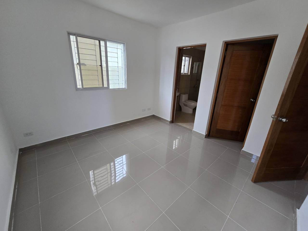 Apartamento 4to piso con Terraza Privada detrás de la embajada america Foto 7304955-11.jpg