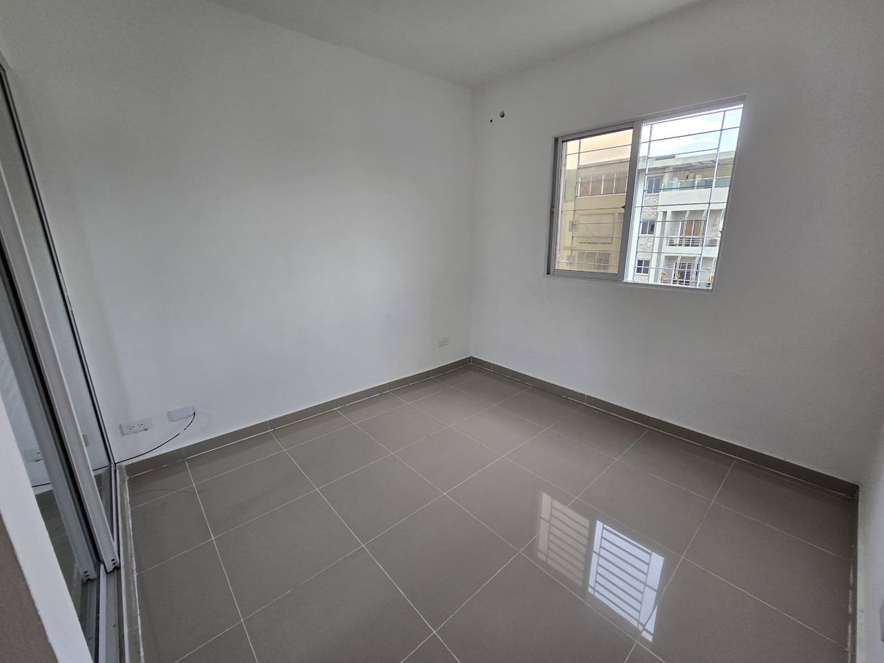 Apartamento 4to piso con Terraza Privada detrás de la embajada america Foto 7304955-4.jpg
