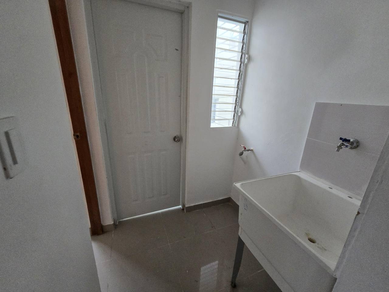 Apartamento 4to piso con Terraza Privada detrás de la embajada america Foto 7304955-8.jpg