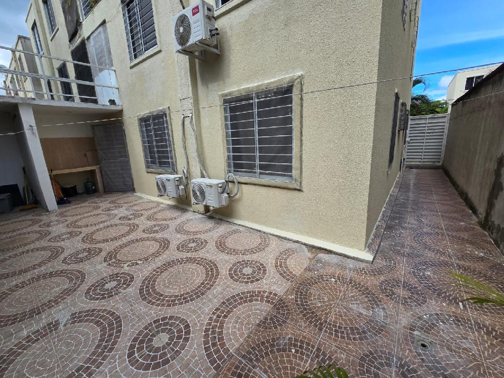 Apartamento en la Jacobo Majluta 1er piso con Patio Foto 7304963-3.jpg