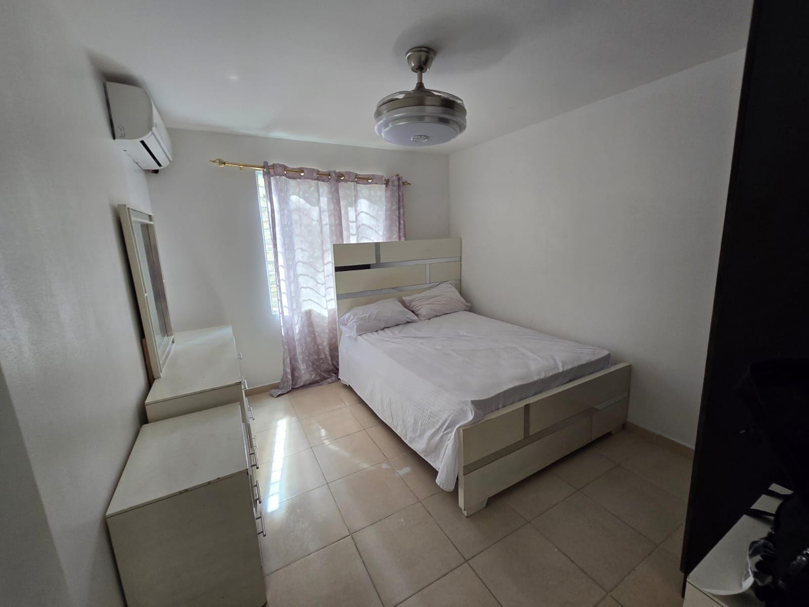 Apartamento en la Jacobo Majluta 1er piso con Patio Foto 7304963-6.jpg