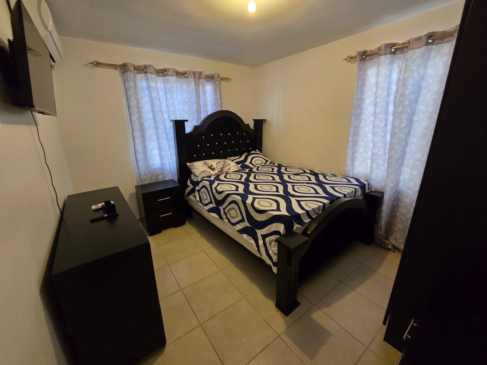 Apartamento en la Jacobo Majluta 1er piso con Patio Foto 7304963-8.jpg