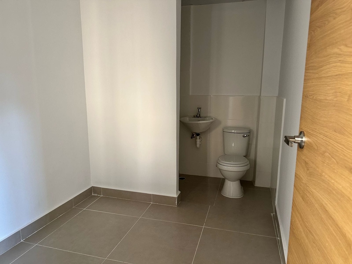 Apartamento en venta en Brisas de Colinas de 3 habitaciones  Foto 7305042-11.jpg