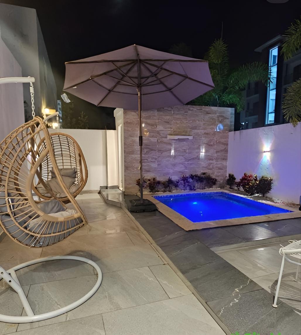 ???? EN RENTA – CASA SOLA AMUEBLADA CON PISCINA Foto 7305116-2.jpg