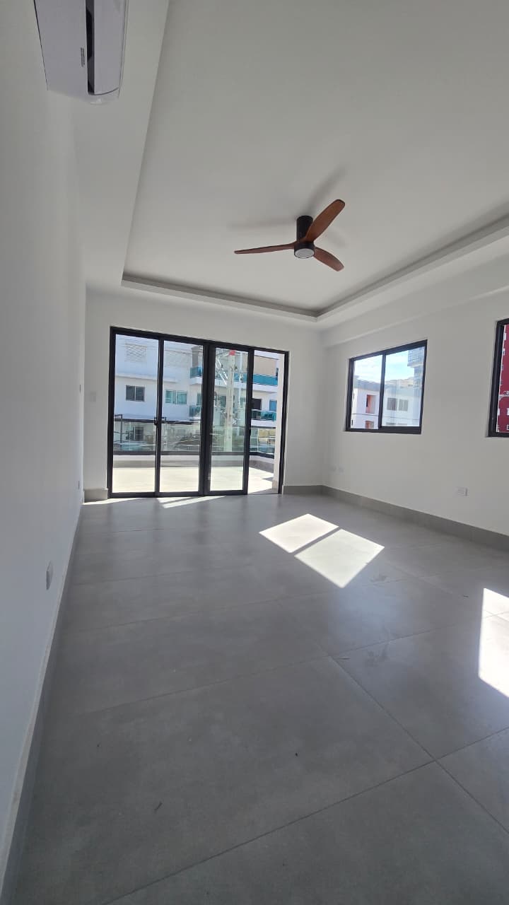 Elegante apartamento en renta en Evaristo Morales Santo Domingo Foto 7305400-13.jpg
