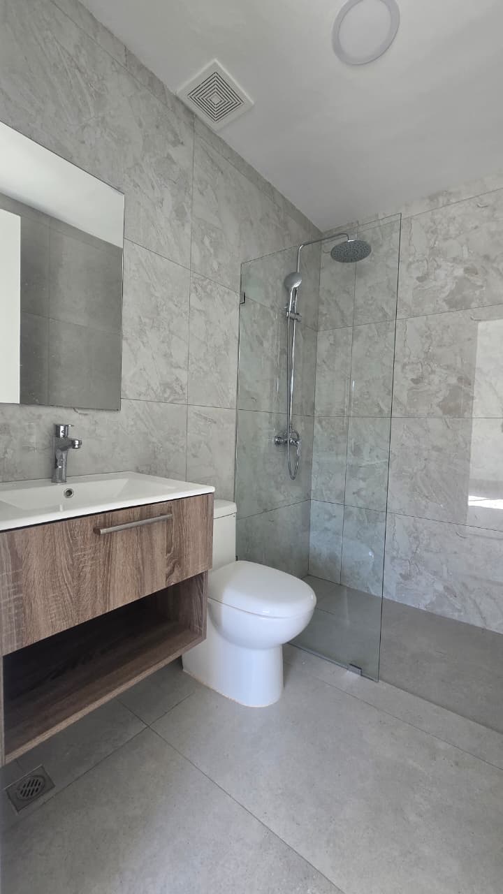 Elegante apartamento en renta en Evaristo Morales Santo Domingo Foto 7305400-4.jpg