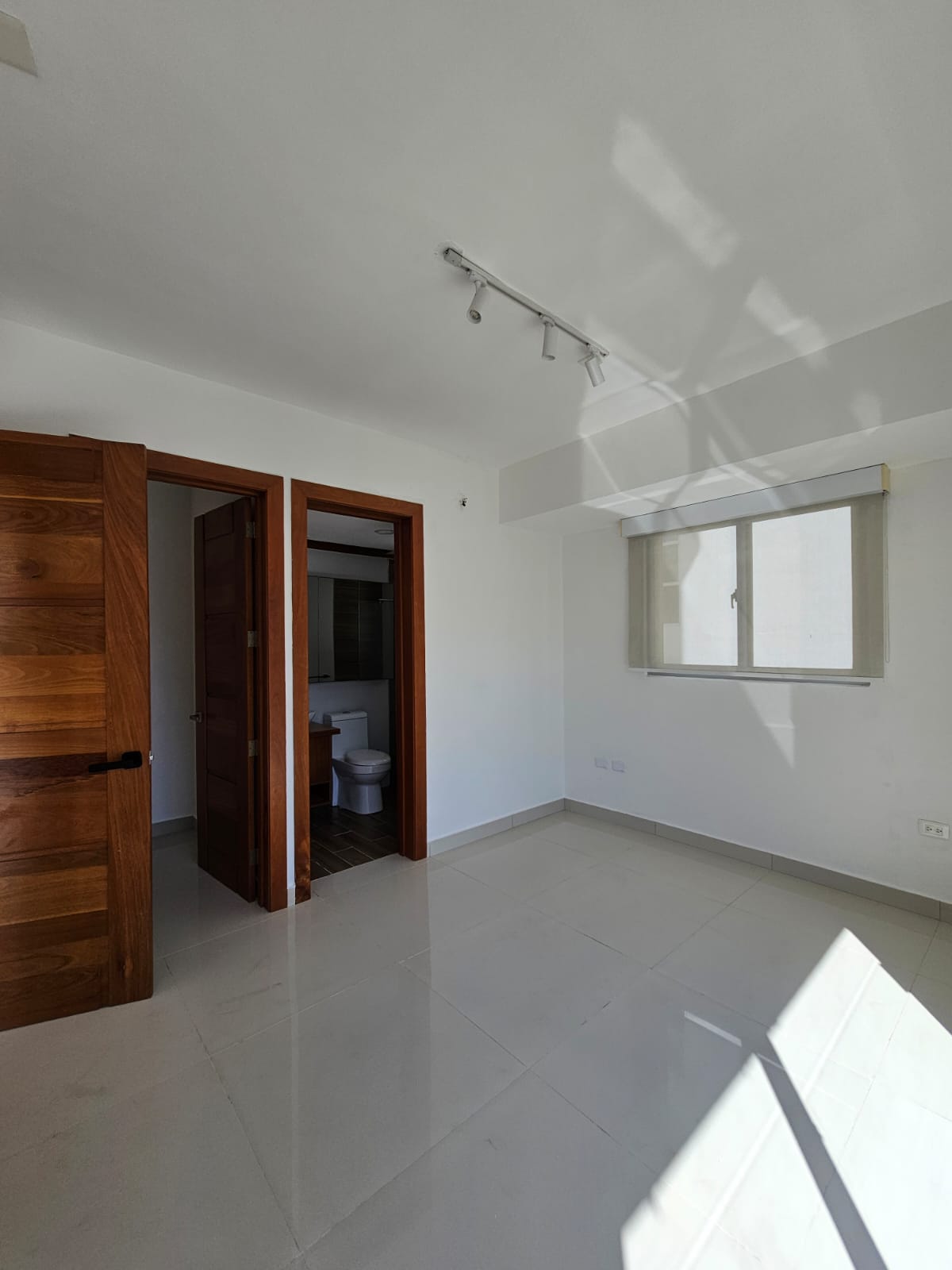 Vive la exclusividad en las alturas  Apartamento en Naco – Piso alto Foto 7305537-10.jpg