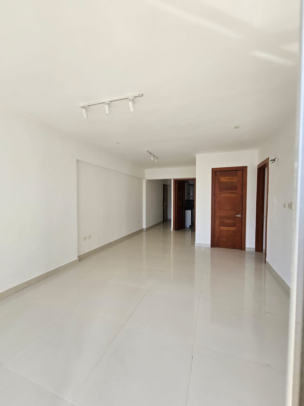 Vive la exclusividad en las alturas  Apartamento en Naco – Piso alto Foto 7305537-11.jpg