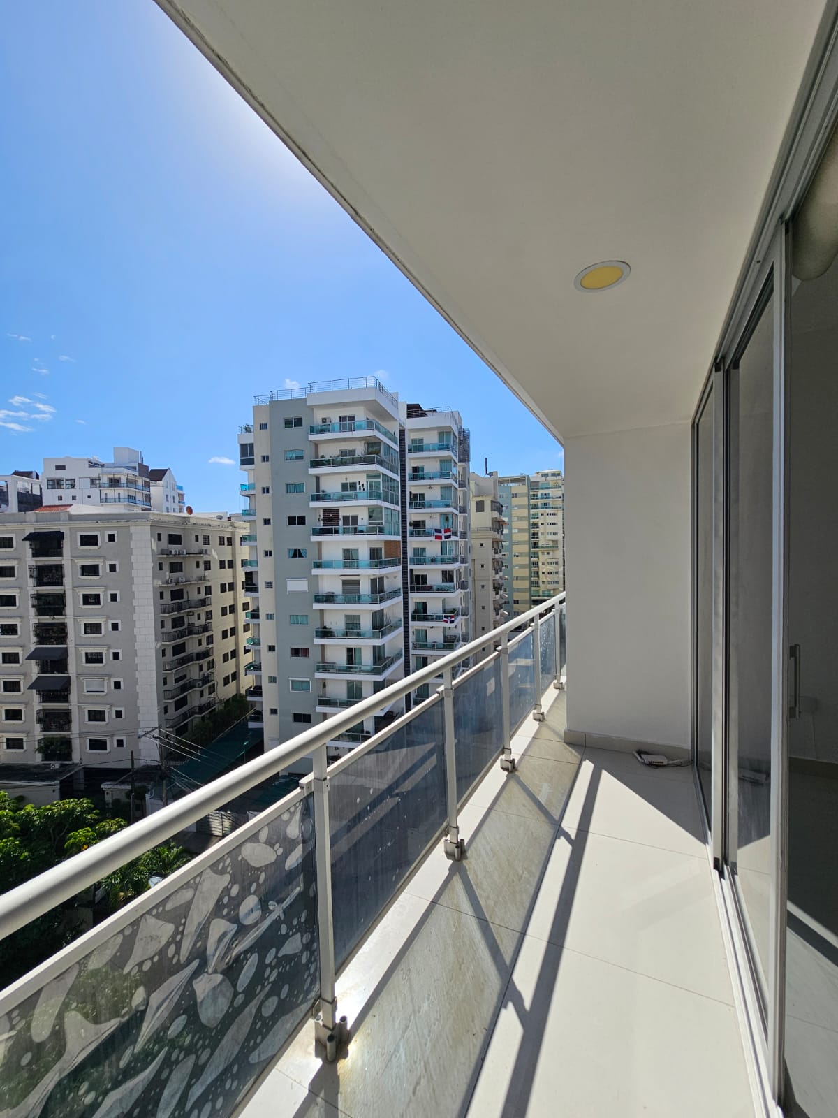 Vive la exclusividad en las alturas  Apartamento en Naco – Piso alto Foto 7305537-12.jpg