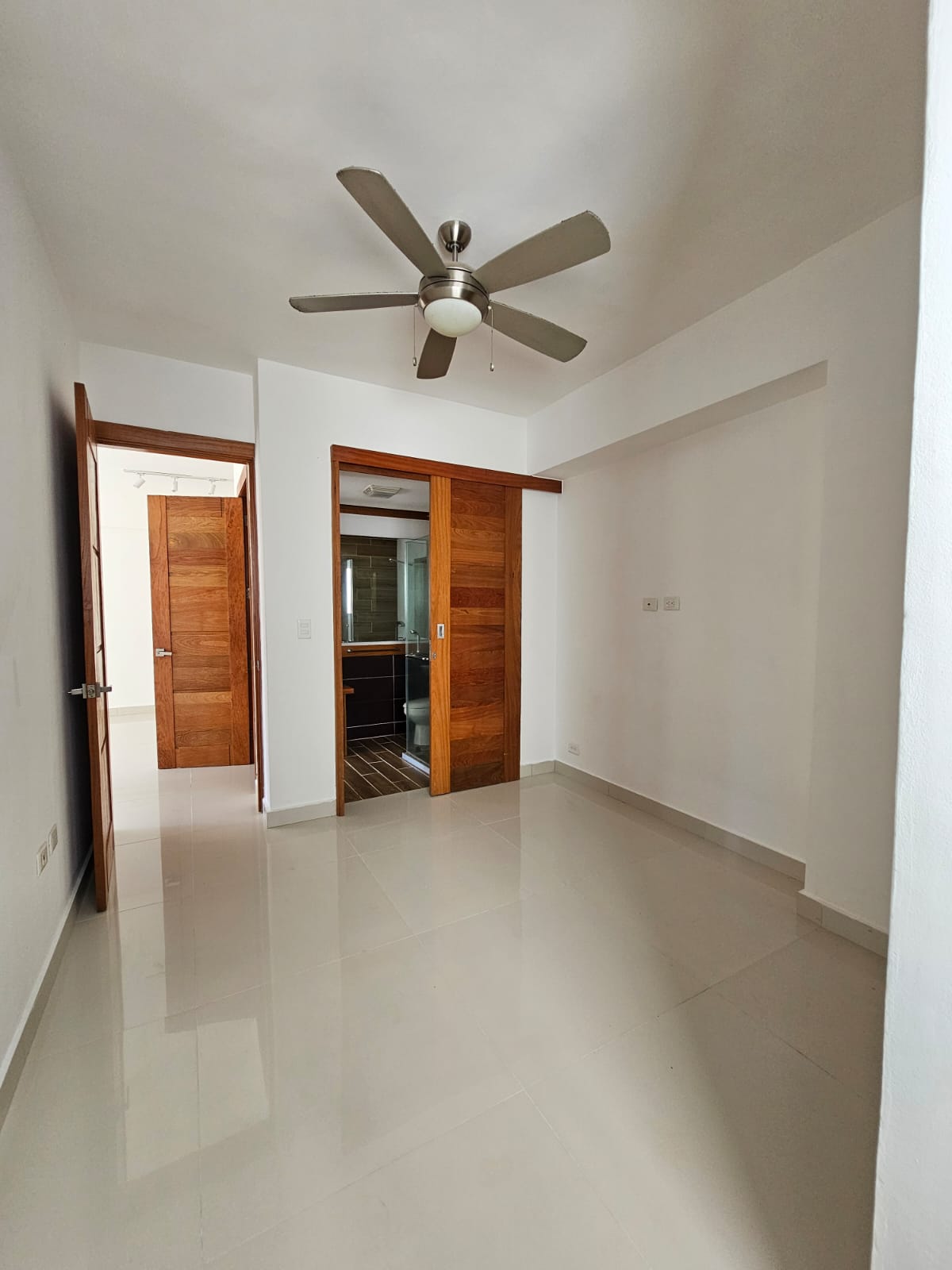 Vive la exclusividad en las alturas  Apartamento en Naco – Piso alto Foto 7305537-5.jpg
