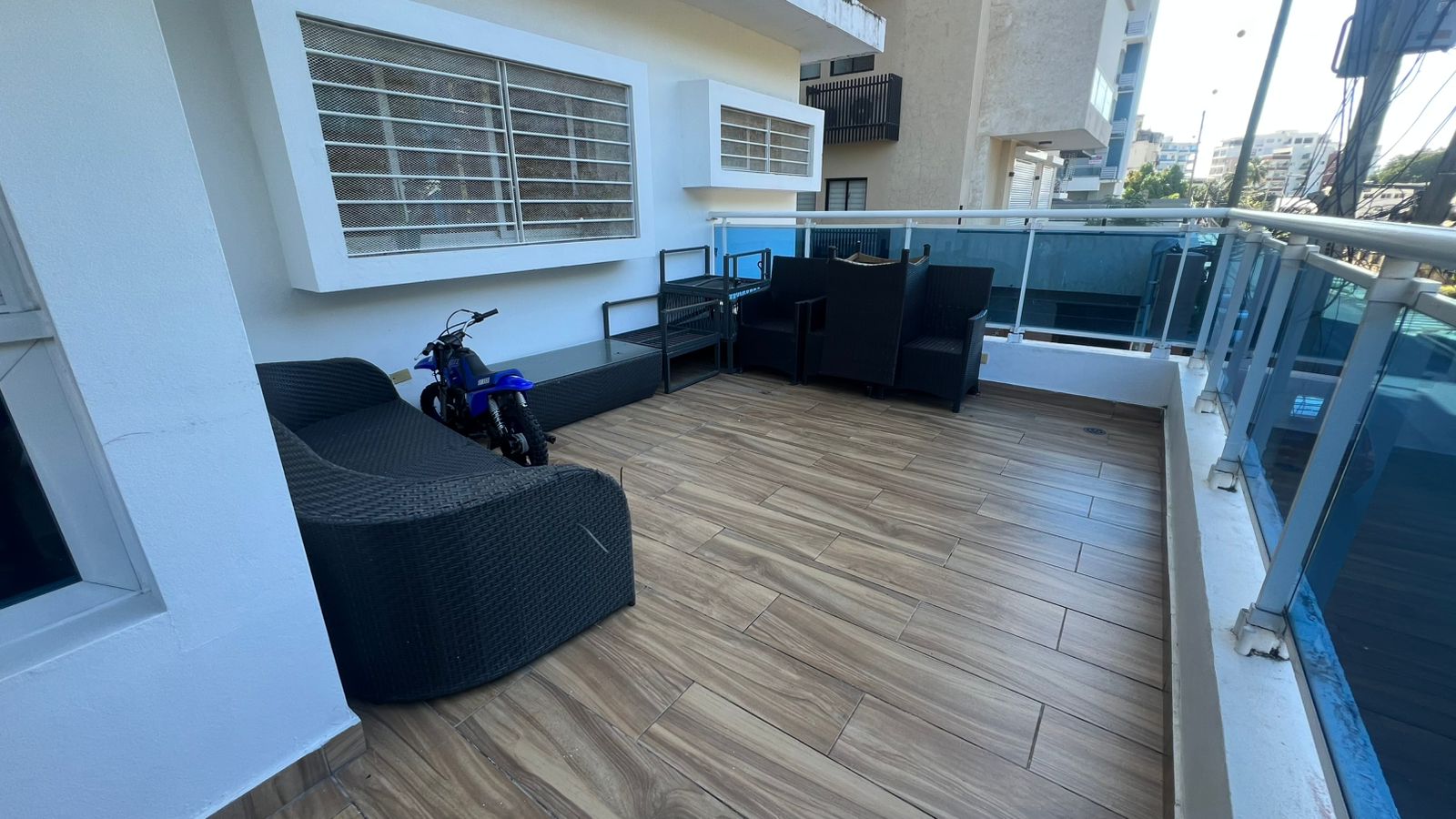 Amplio Apartamento con Terraza en El Renacimiento – 165 m  2do Piso co Foto 7305699-6.jpg