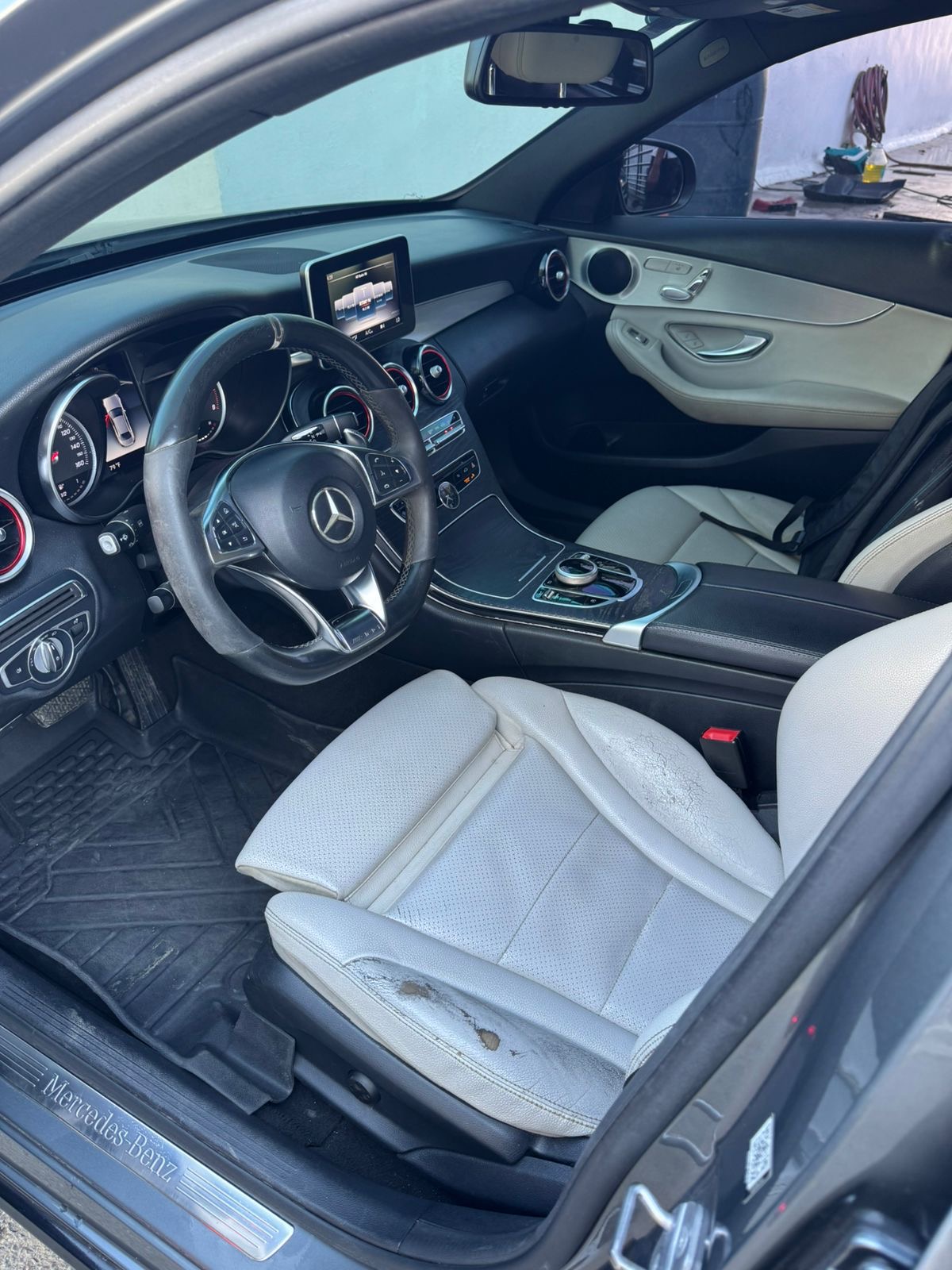 Mercedes Benz C300  Foto 7305716-6.jpg