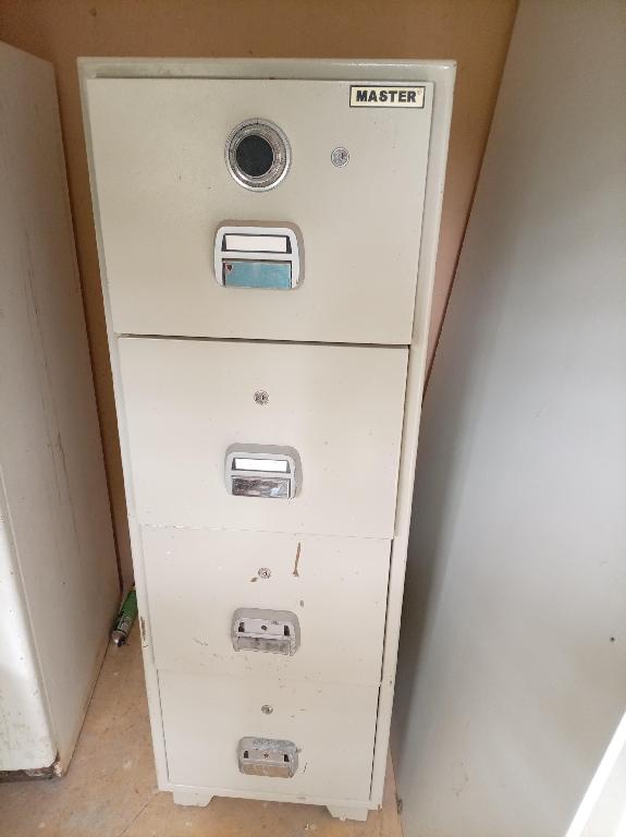 Caja de seguridad MASTER de 4 gavetas contra incendio y robo Foto 7305727-1.jpg