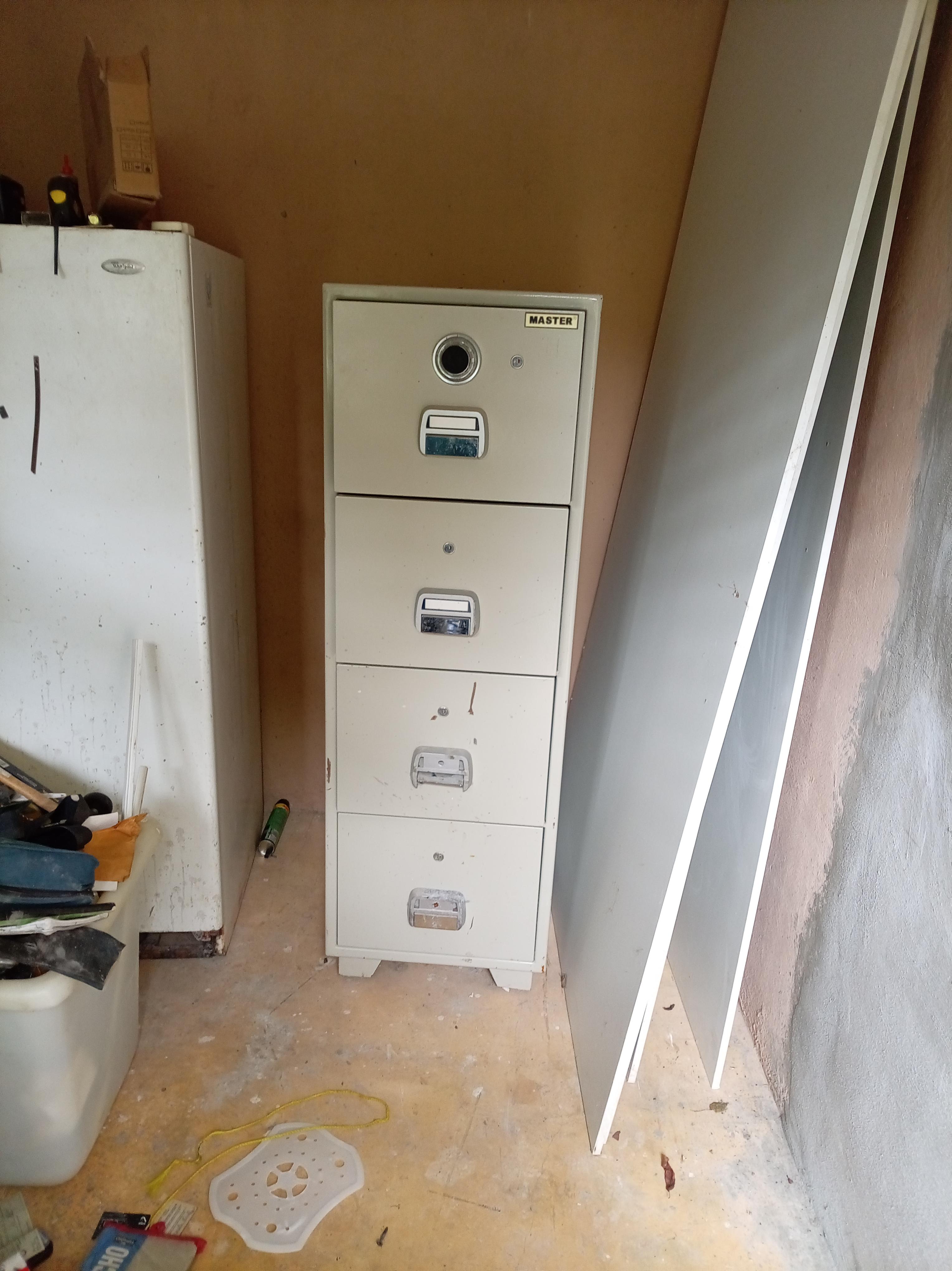 Caja de seguridad MASTER de 4 gavetas contra incendio y robo Foto 7305727-2.jpg