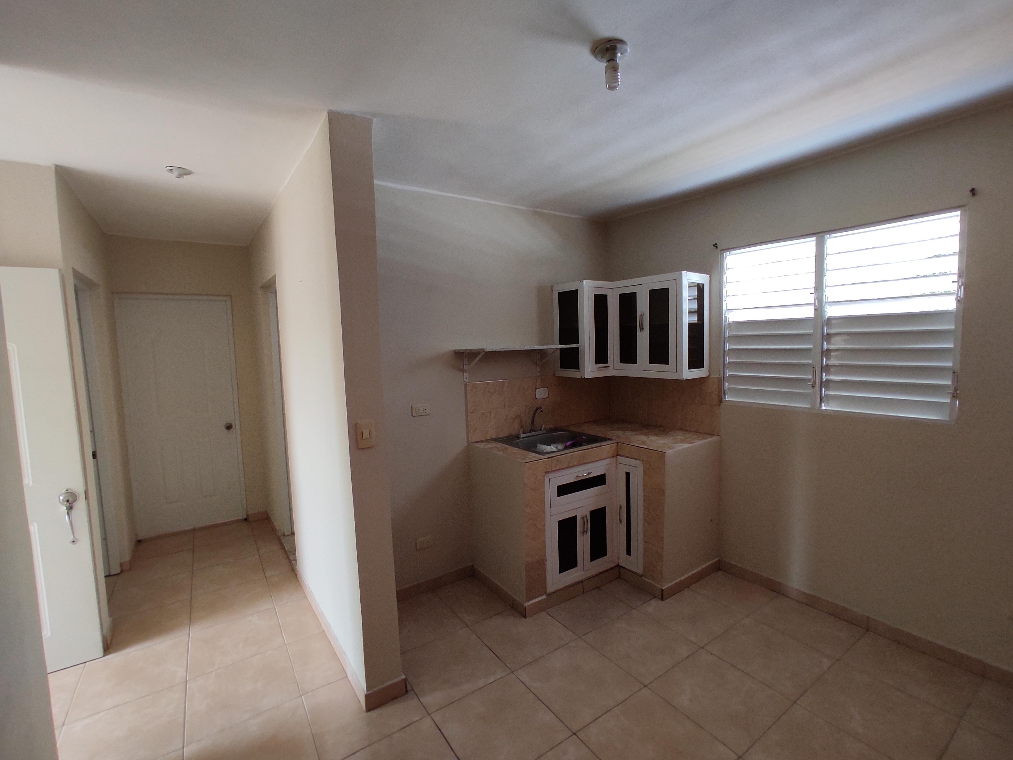 Apartamento próximo a la universidad UAPA  Foto 7305767-4.jpg