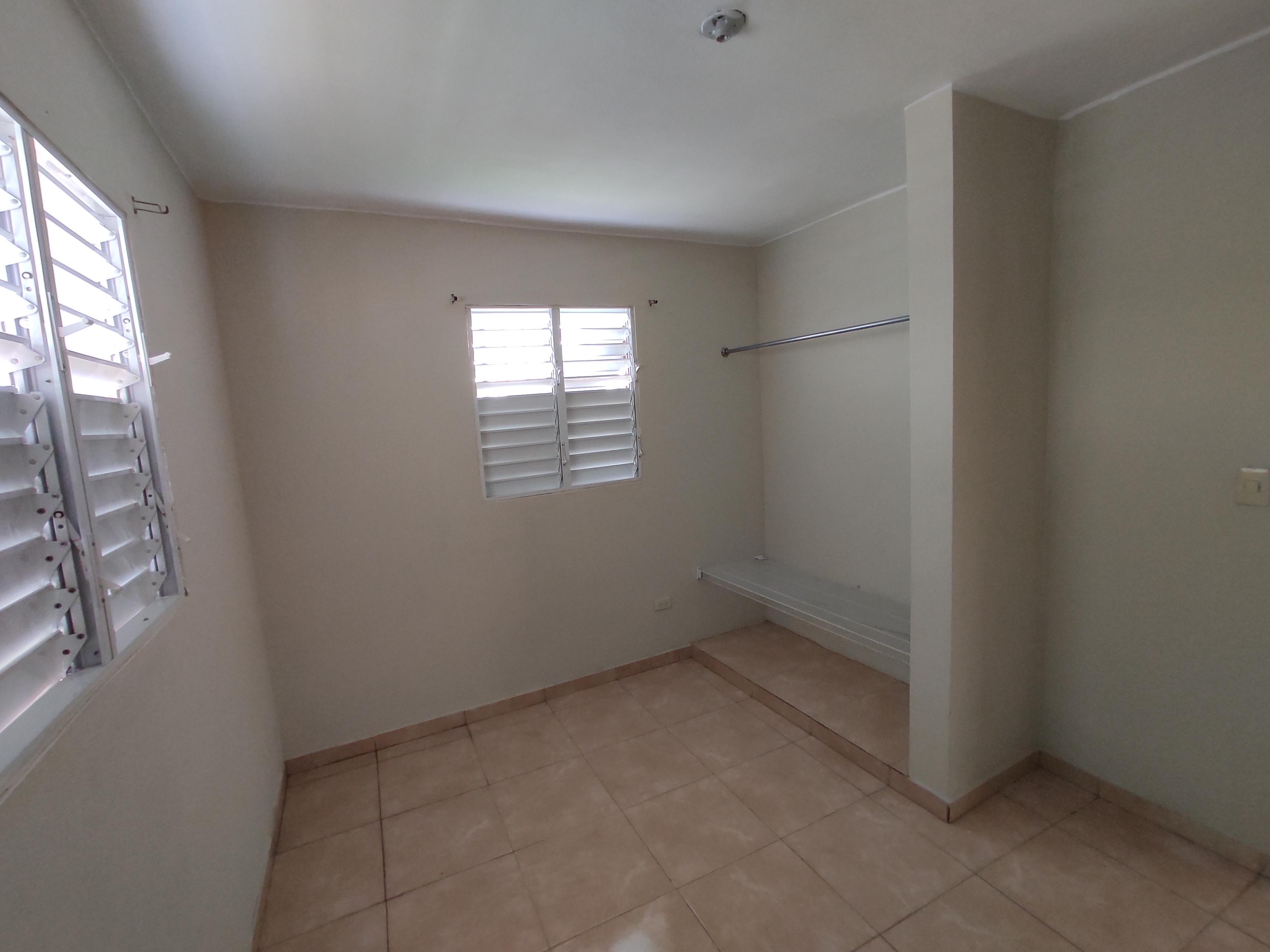 Apartamento próximo a la universidad UAPA  Foto 7305767-6.jpg