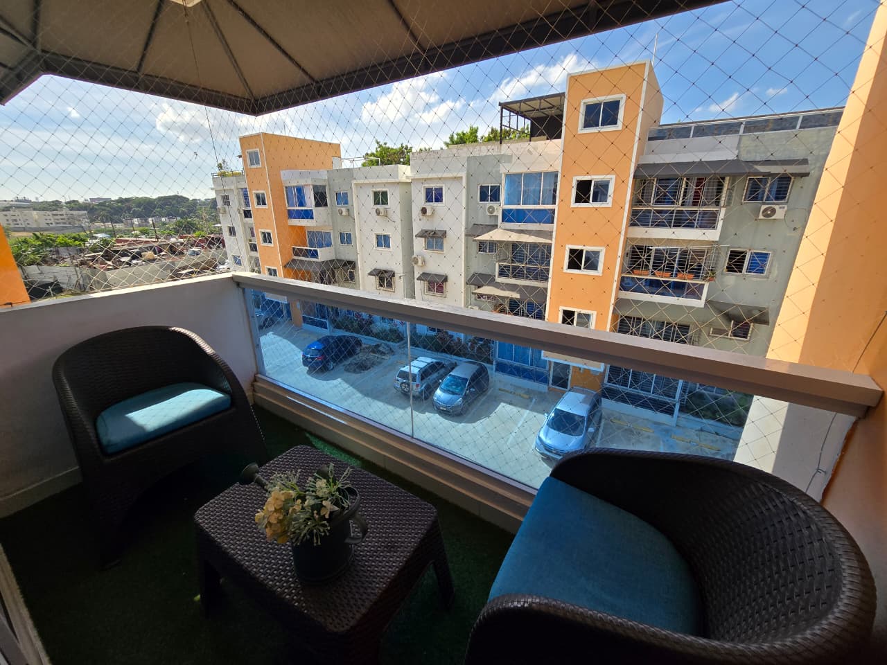 Apartamento con Terraza en Villas Naco Km 13 Autopista Duarte Foto 7305768-11.jpg