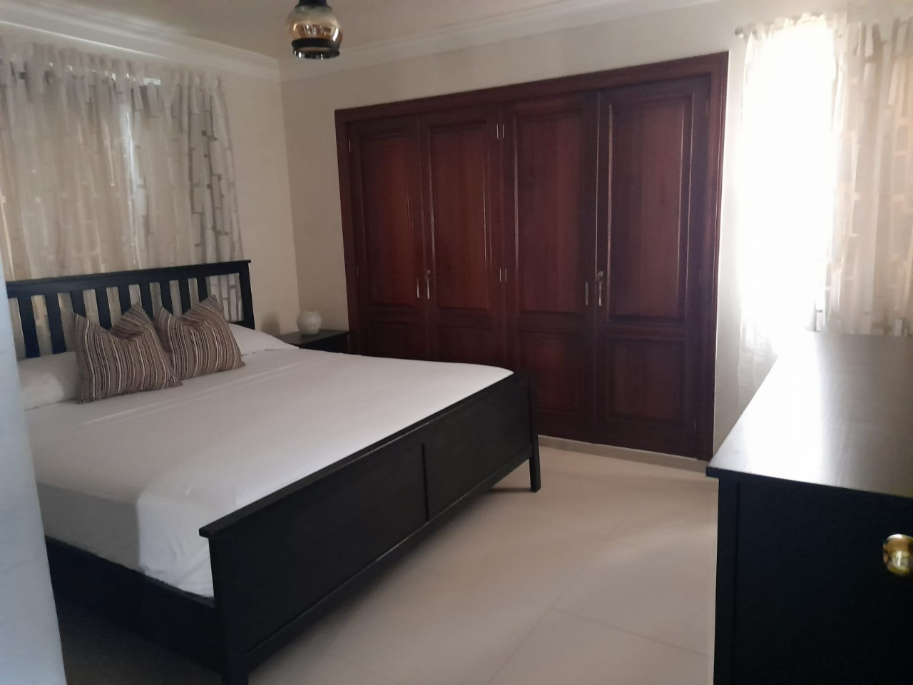Apartamento amueblado en Alquiler en Piantini con 3 hab Alquiler Foto 7306011-11.jpg
