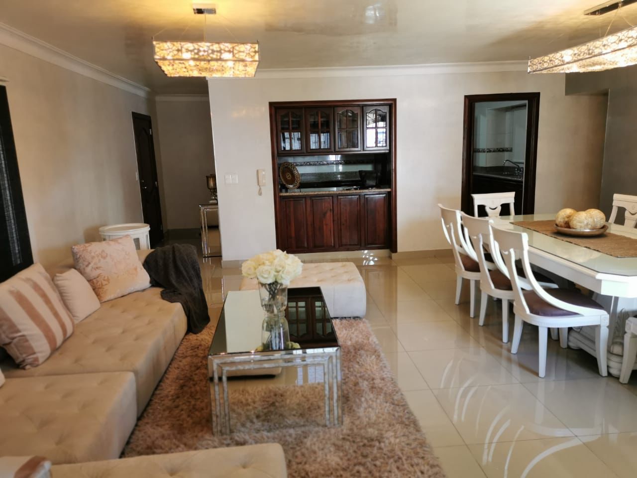 Apartamento amueblado en Alquiler en Piantini con 3 hab Alquiler Foto 7306011-3.jpg