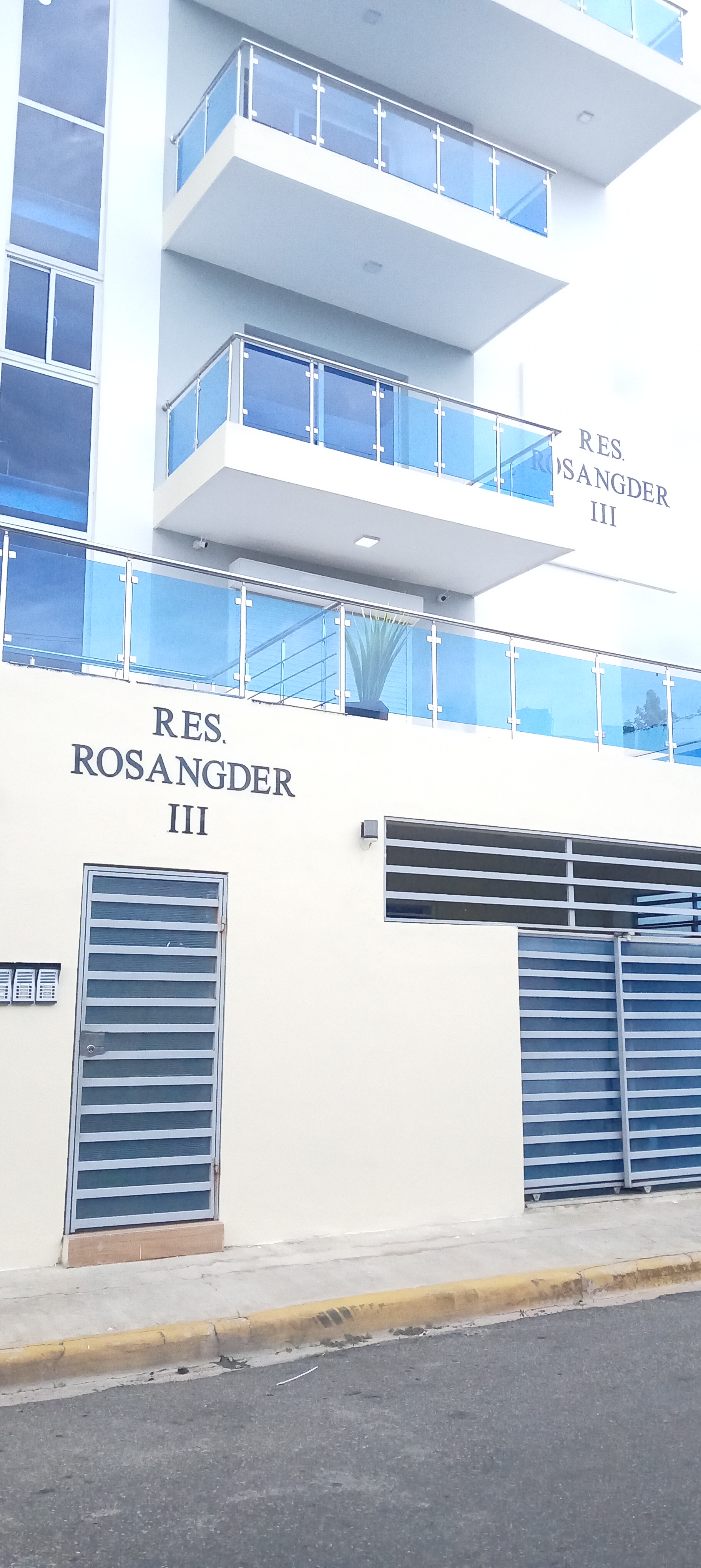   Alquiler De Apartamentos Nuevos En Residencial Rosangder 3 Foto 7306702-3.jpg