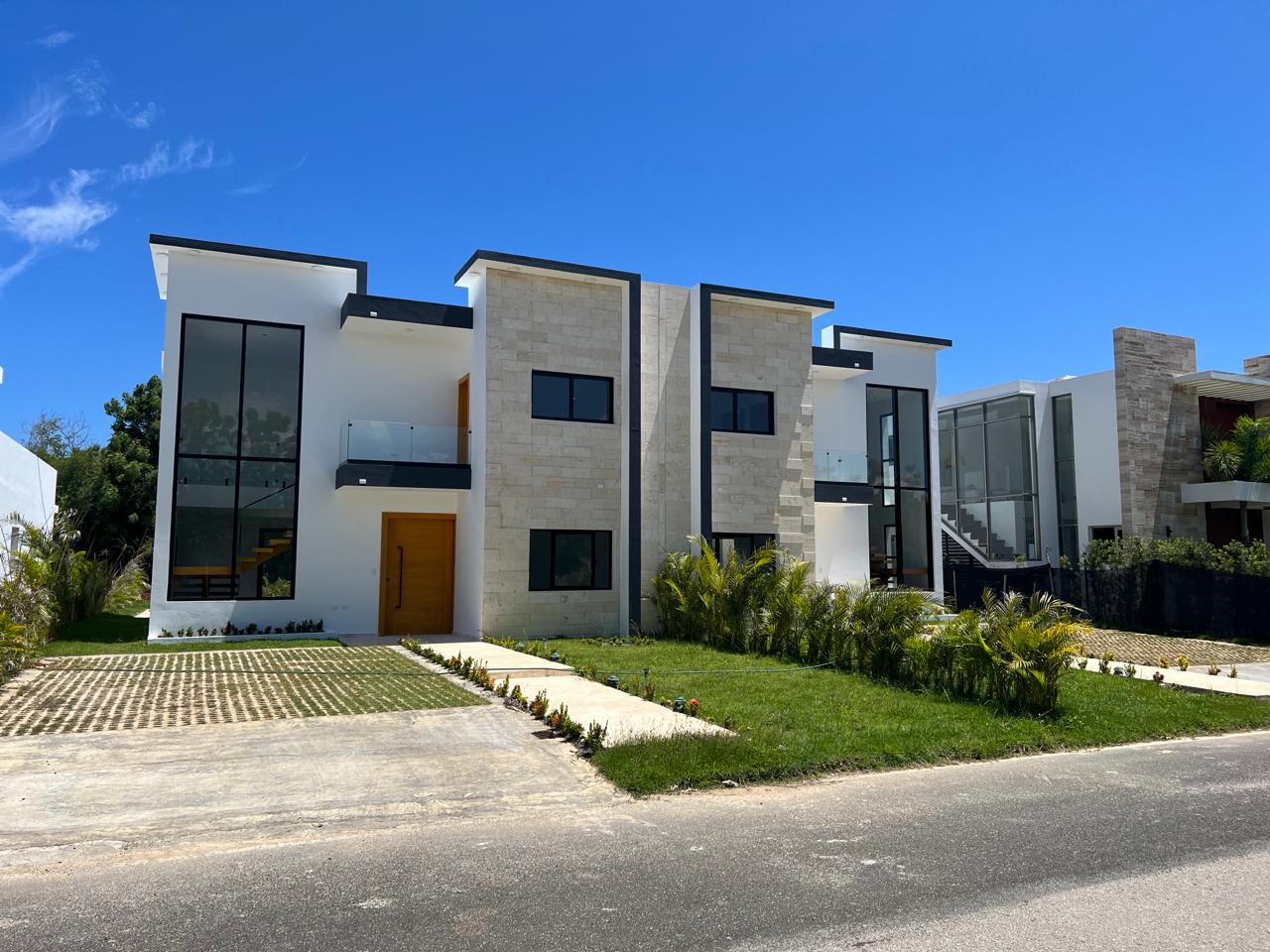 Vendo hermosa villa en Playa Nueva Romana  Foto 7306897-1.jpg