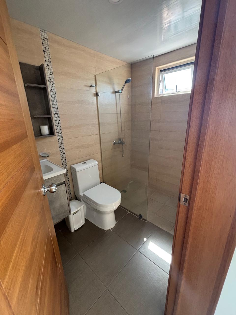 Alquiler de amplio apartamento en Torre en Bella Vista Foto 7307003-11.jpg
