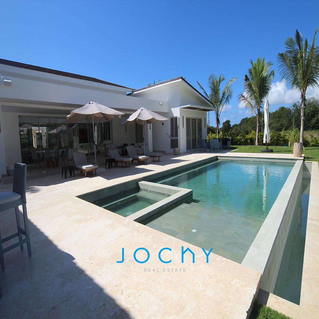 Jochy Real Estate vende villa en Casa de Campo La Romana R.D Foto 7307222-13.jpg
