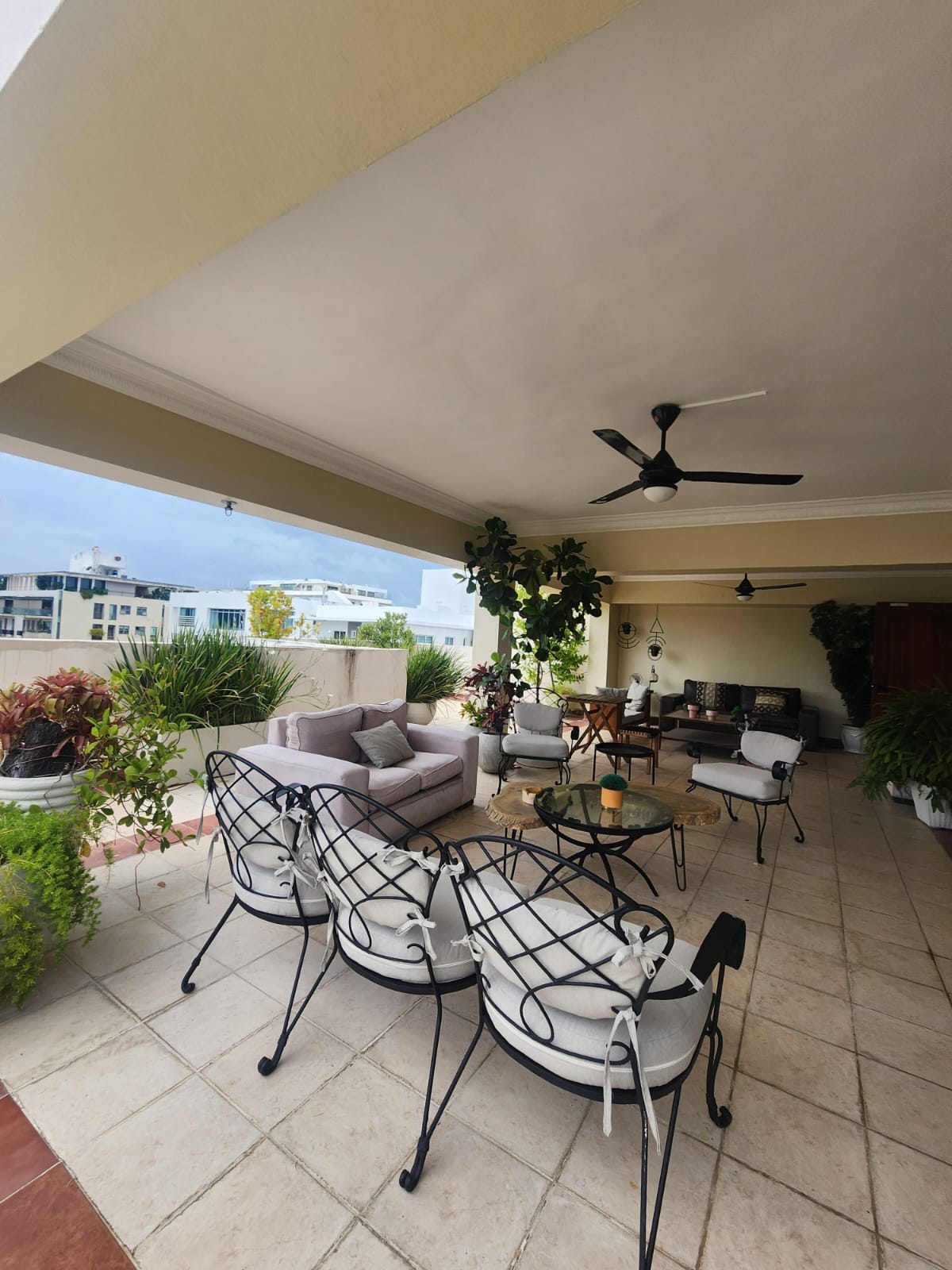 Evaristo Morales 3 habitaciones 2 parqueos con ascensor exclusivo Foto 7307341-1.jpg
