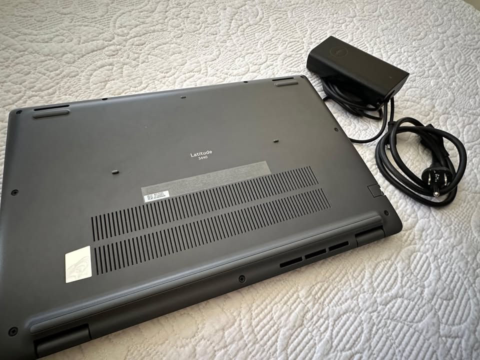 Vendo Laptop Dell Latitude 3440 Soft Charcoal Foto 7307797-4.jpg