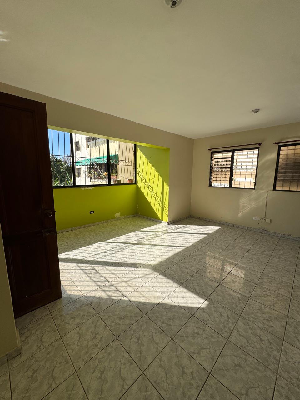Amplio Apartamento 2do piso 3 habitaciones en Venta en avenida indepen Foto 7307807-4.jpg