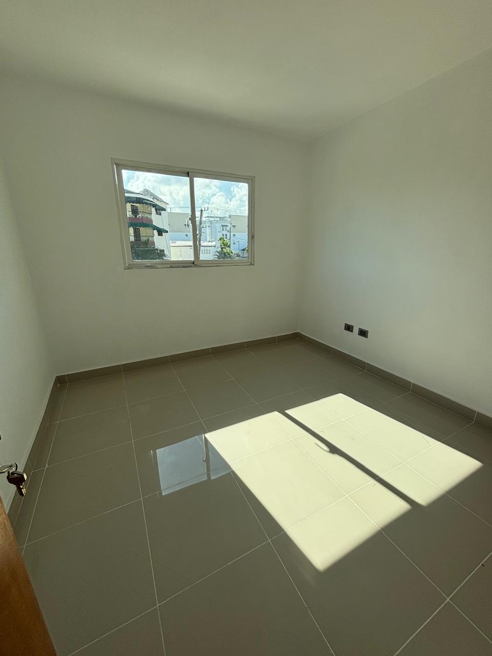 Apartamento en Venta en Av. República de Colombia Santo Domingo Foto 7307925-10.jpg