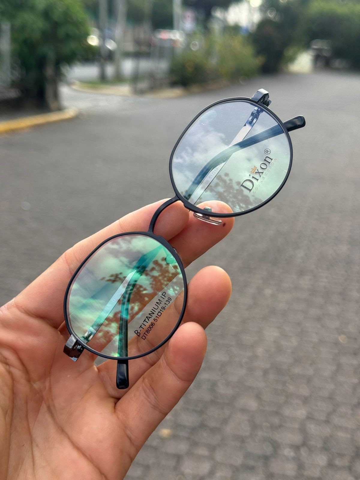???? Protege tu vista con estilo! Monturas modernas para lentes gradu Foto 7307993-3.jpg