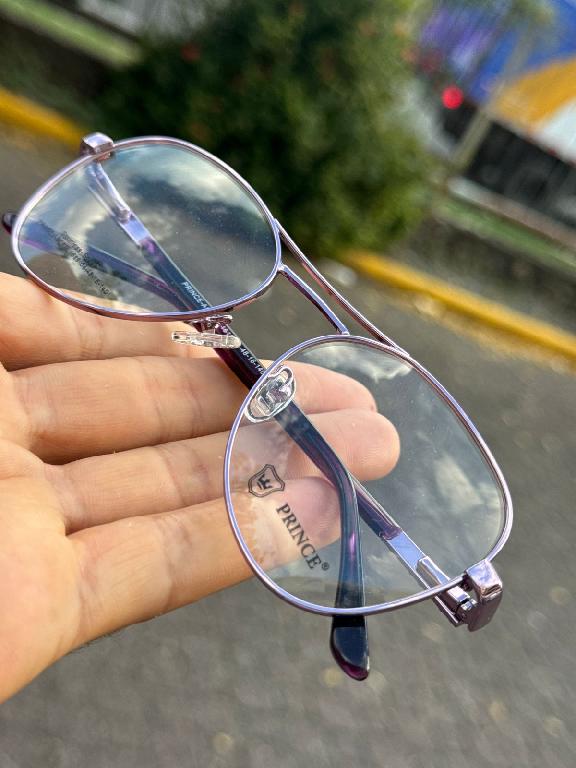 ???? Protege tu vista con estilo! Monturas modernas para lentes gradu Foto 7307995-1.jpg