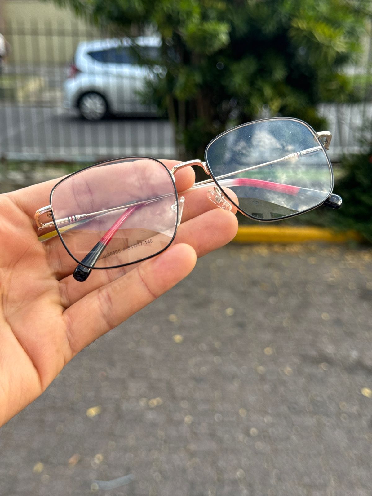 ???? Protege tu vista con estilo! Monturas modernas para lentes gradu Foto 7307995-2.jpg