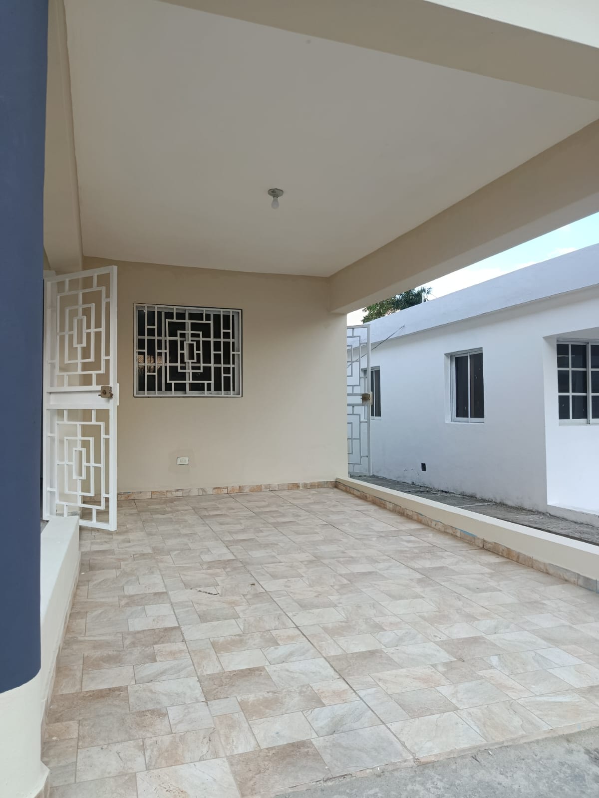 CASA en VENTA de 3 Hab 1-Baño Marqu Techada Res Yajaira en la 31 Prox  Foto 7308106-8.jpg