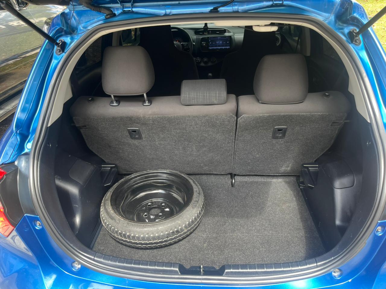 Toyota Vitz 2018  65.300 kilómetros  Monto RD 730.000    Seguro full i Foto 7308107-13.jpg