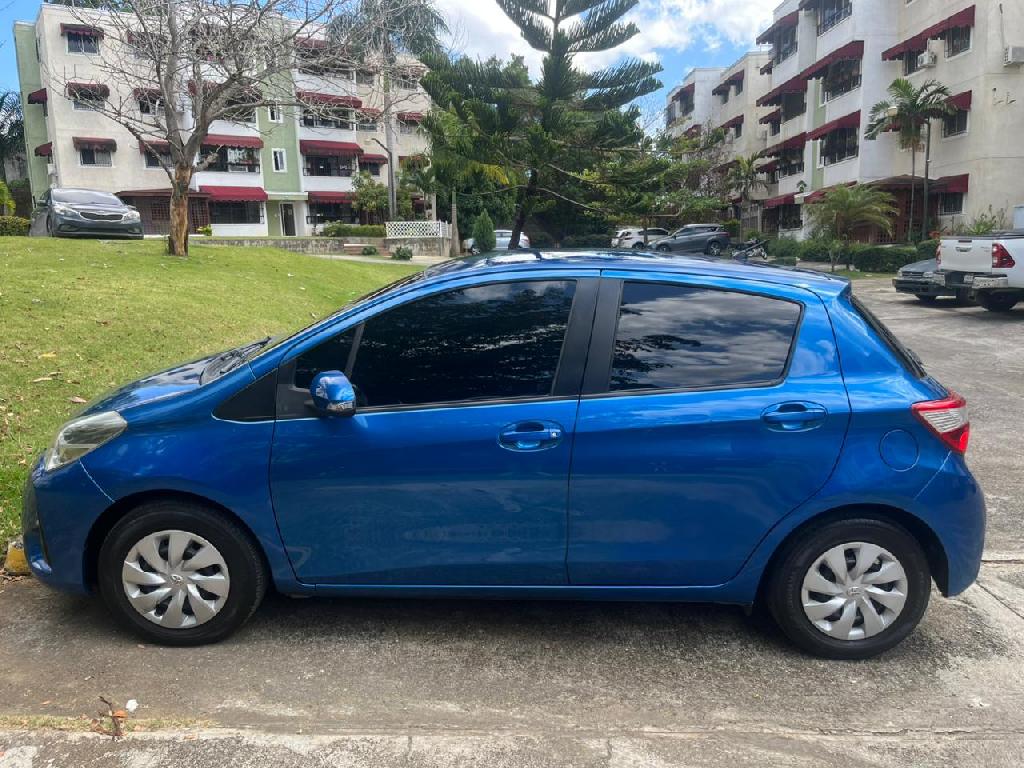 Toyota Vitz 2018  65.300 kilómetros  Monto RD 730.000    Seguro full i Foto 7308107-3.jpg