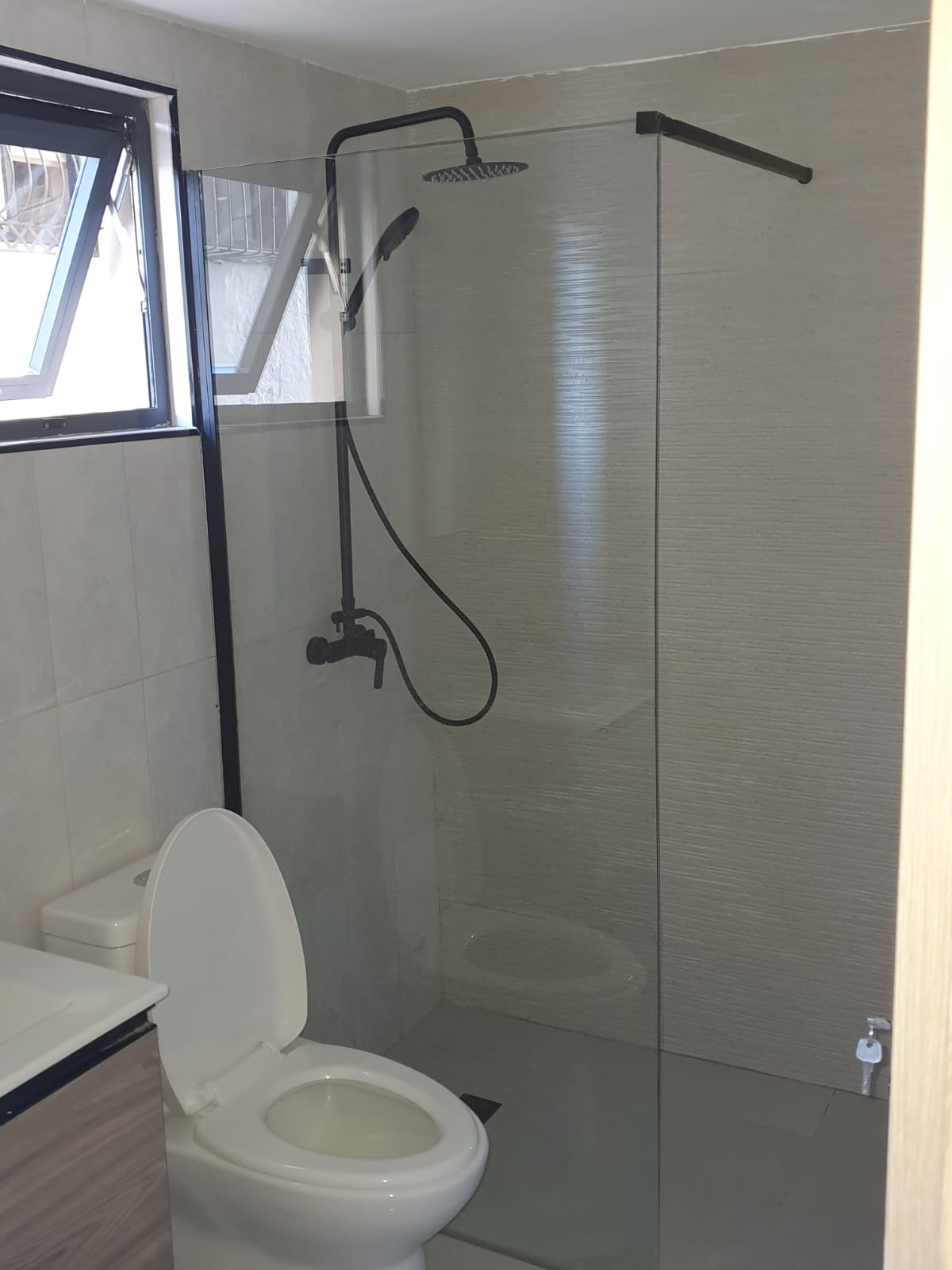 Apartamento Nuevo en Alquiler  Evaristo Morales Foto 7308145-6.jpg